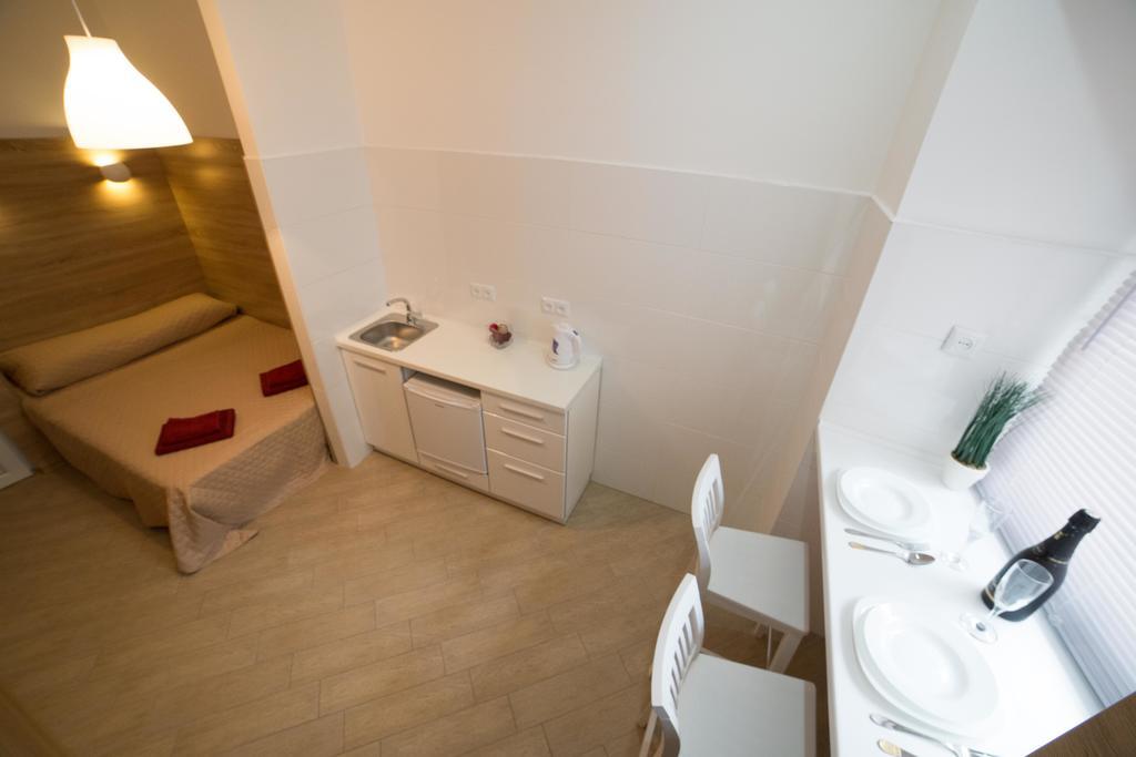 Apartment On Filatova 10/1 إلفيف المظهر الخارجي الصورة