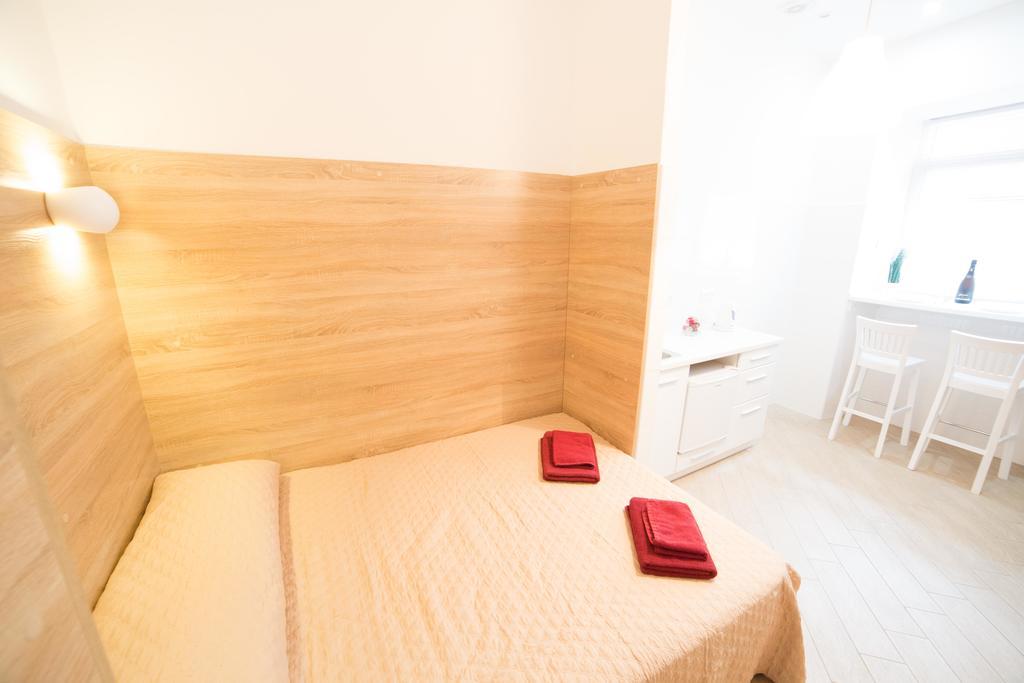 Apartment On Filatova 10/1 إلفيف المظهر الخارجي الصورة